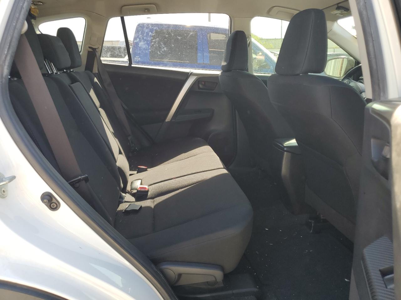 2015 Toyota RAV 4 - Image 11