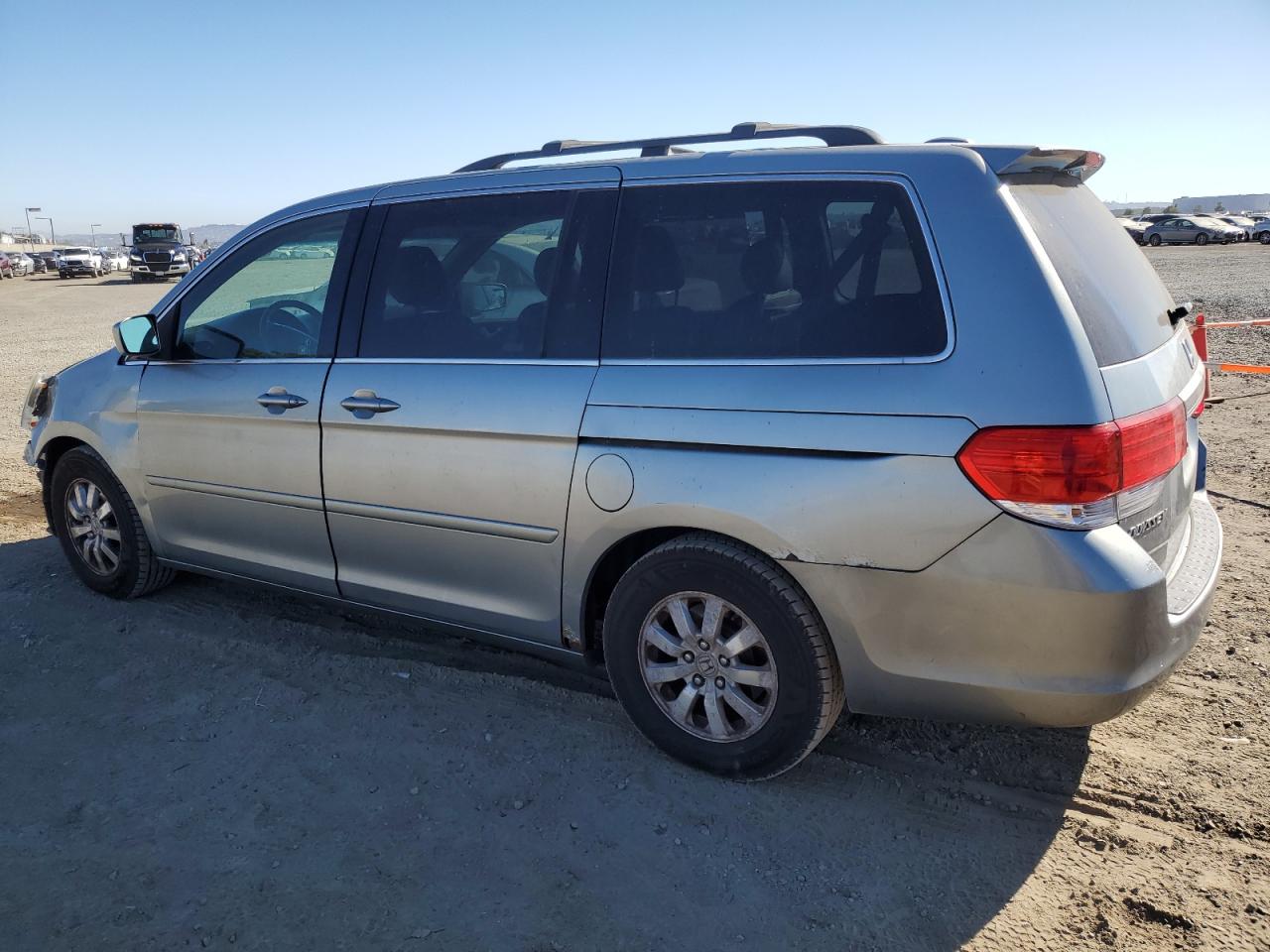 2008 Honda Odyssey - Image 2