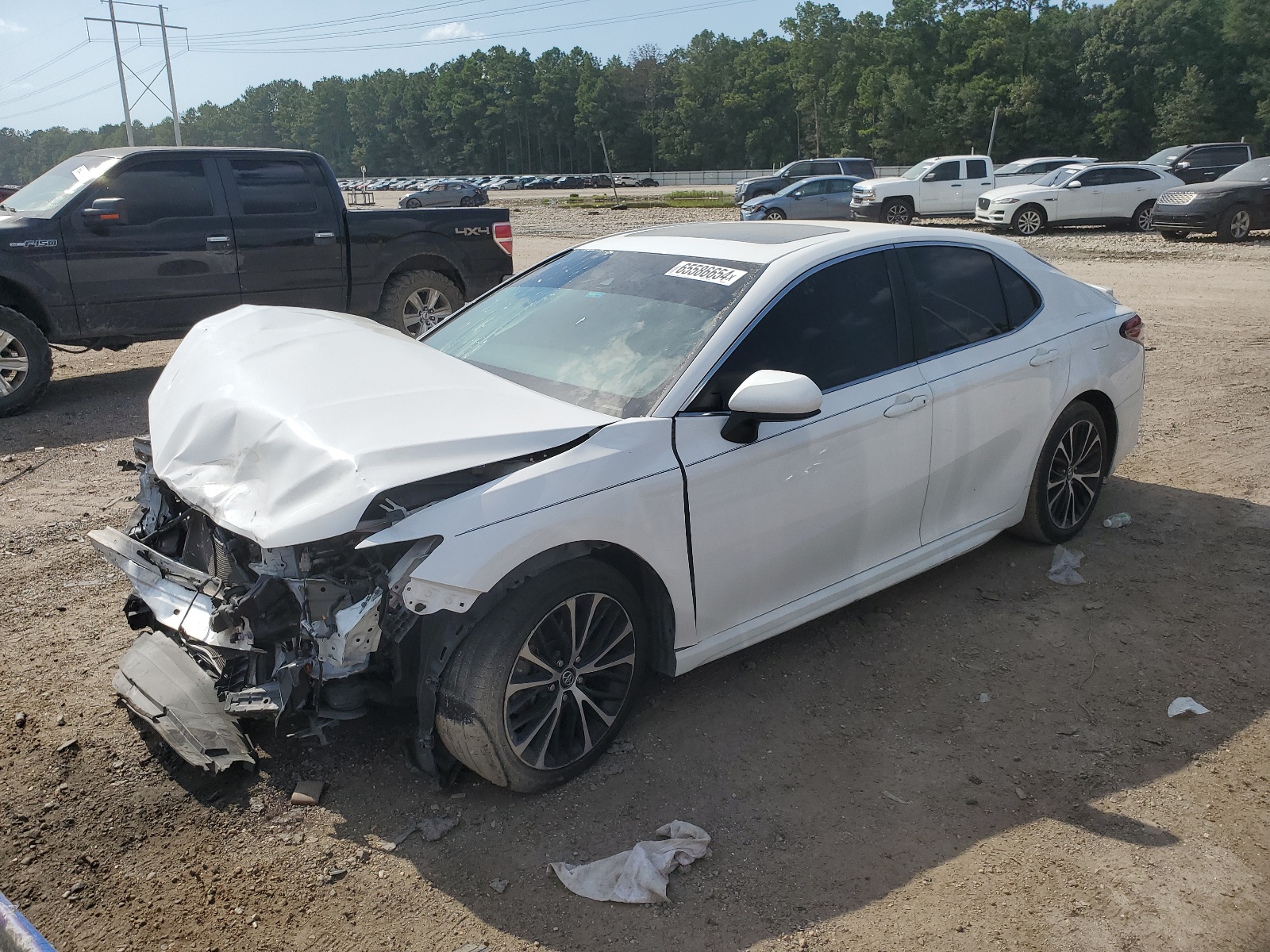 2018 Toyota Camry L vin: 4T1B11HK5JU640292