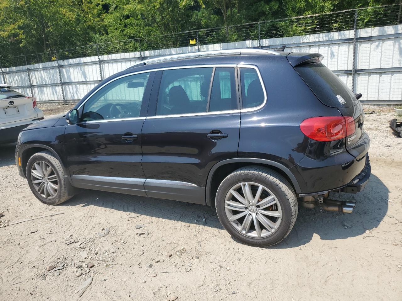 WVGBV7AX8GW586707 2016 VOLKSWAGEN TIGUAN - Image 2