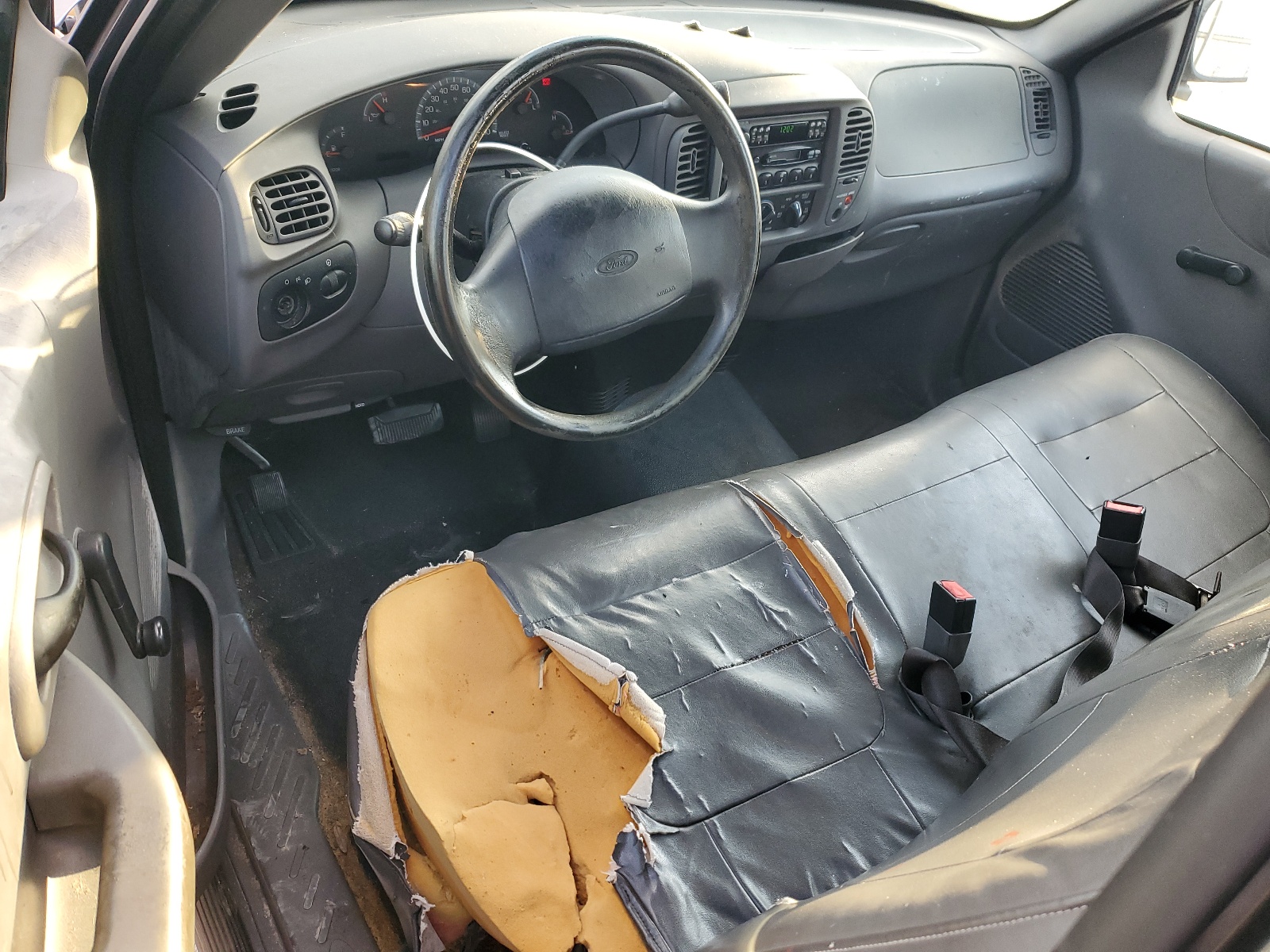 1FTRF17212NB16865 2002 Ford F150