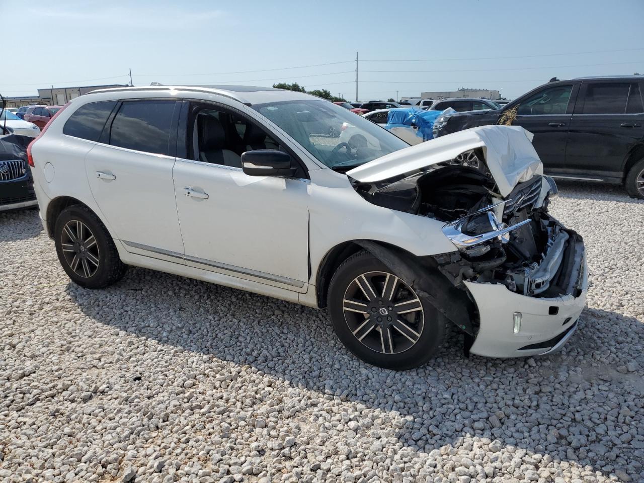 2017 Volvo XC60 - Image 4
