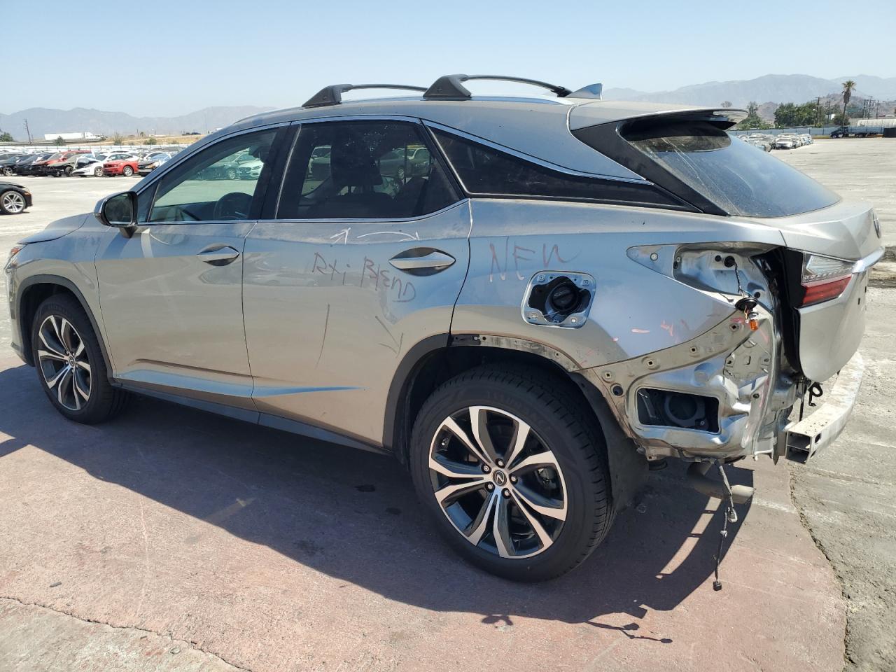 2T2BZMCA6JC147002 2018 LEXUS RX - Image 2