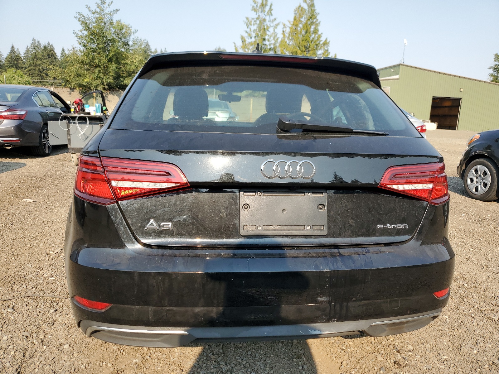 WAUUPBFF4JA082506 2018 Audi A3 E-Tron Premium