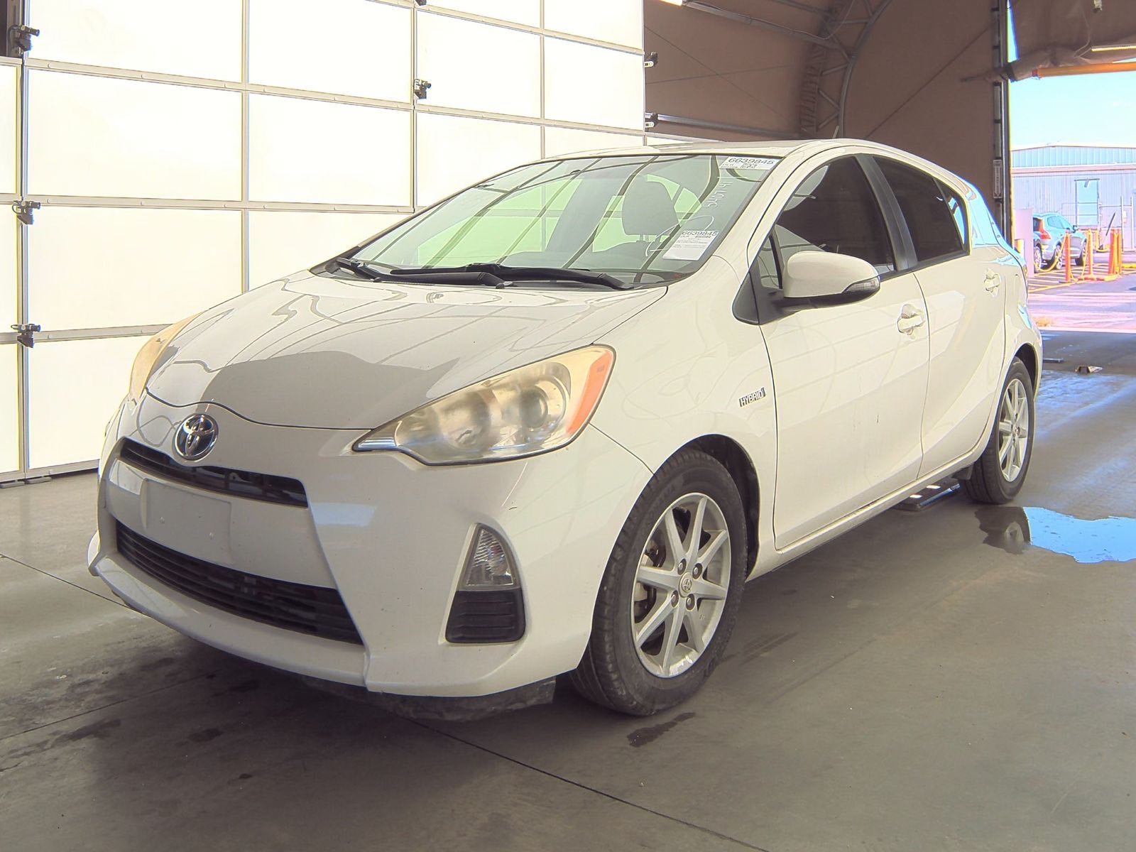 2013 Toyota Prius C vin: JTDKDTB3XD1543250