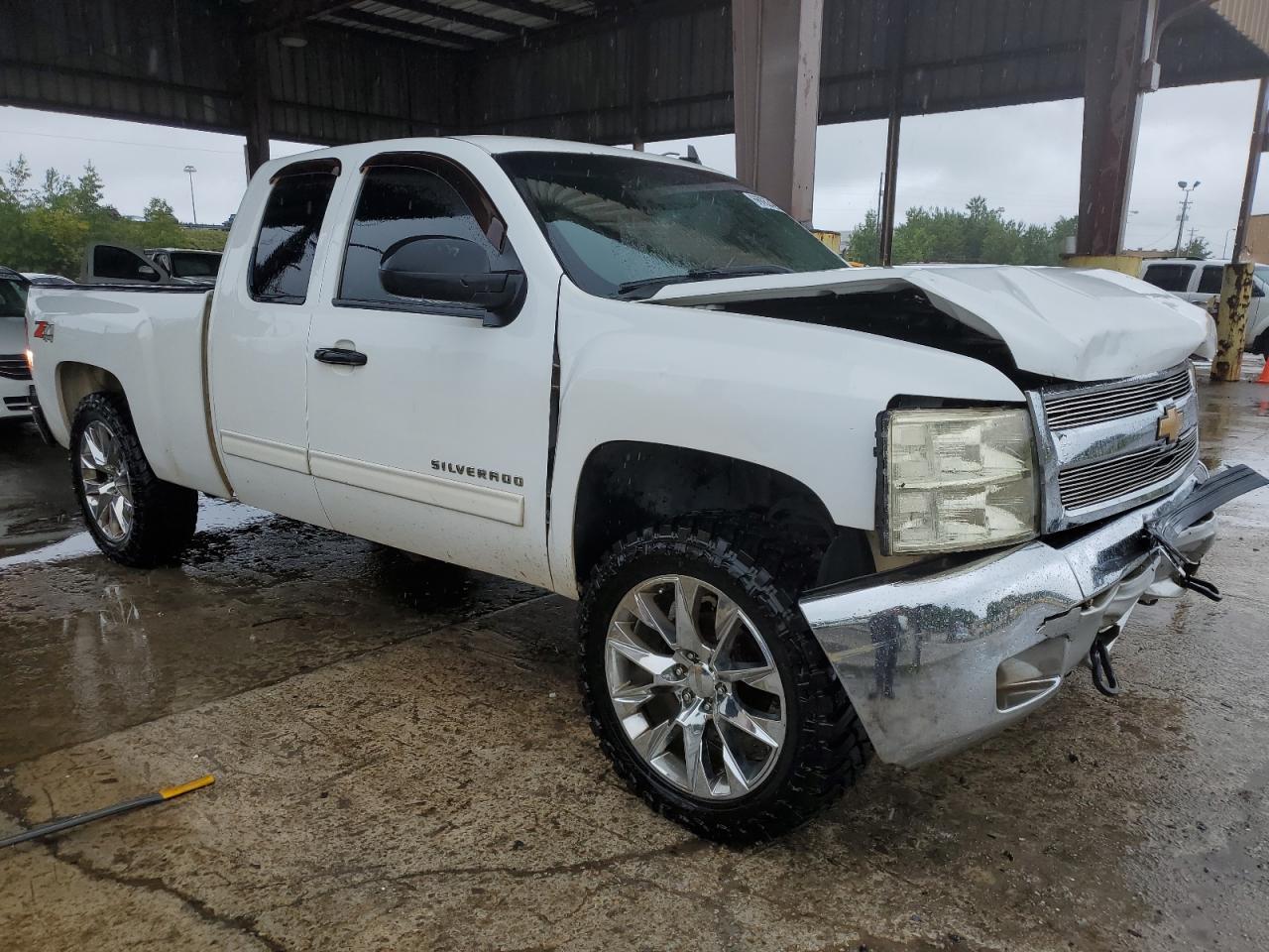 2013 Chevrolet Silverado - Image 4