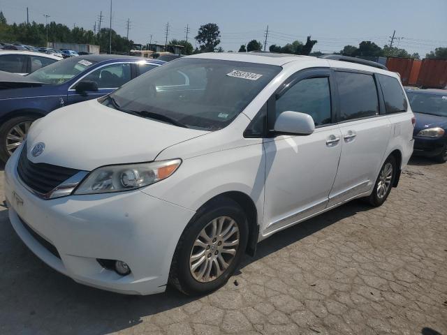 2013 Toyota Sienna Xle продається в Bridgeton, MO - Rear End