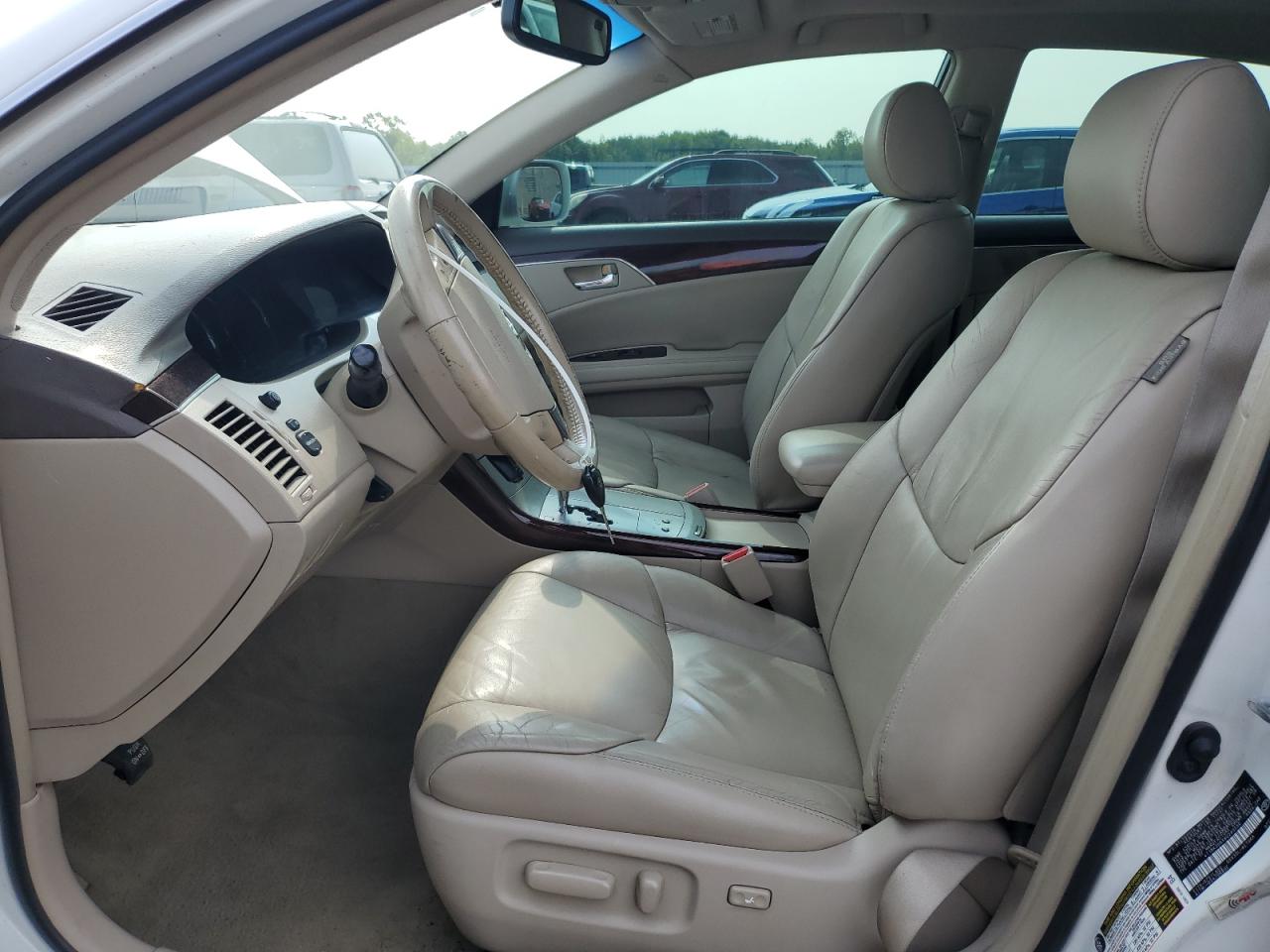 2008 Toyota Avalon - Image 7