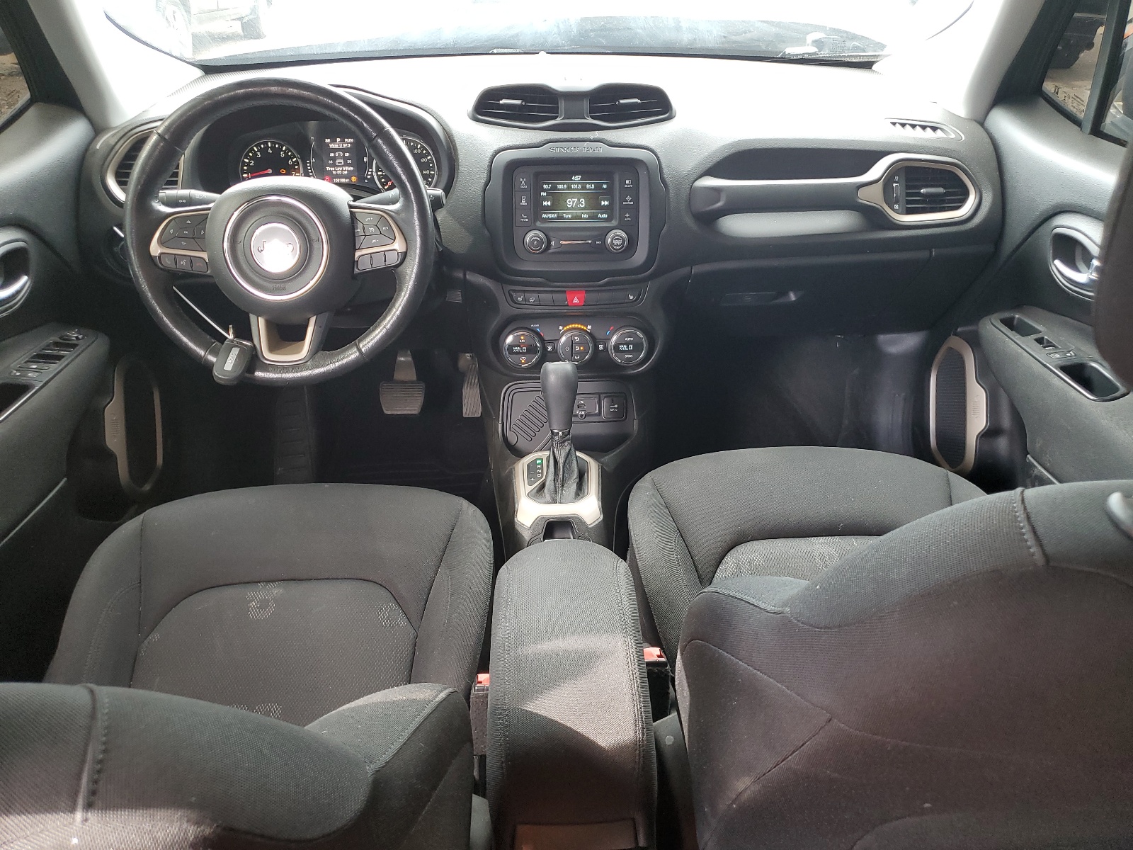 ZACCJABT9GPE33389 2016 Jeep Renegade Latitude