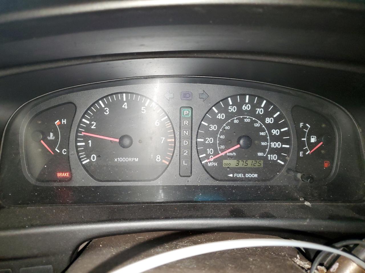 1999 Toyota Sienna Le VIN: 4T3ZF13C9XU110830 Lot: 68350194