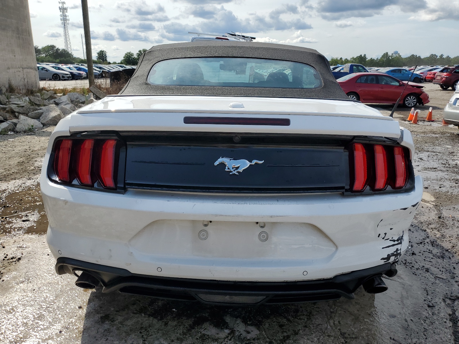 1FATP8UH0N5106794 2022 Ford Mustang