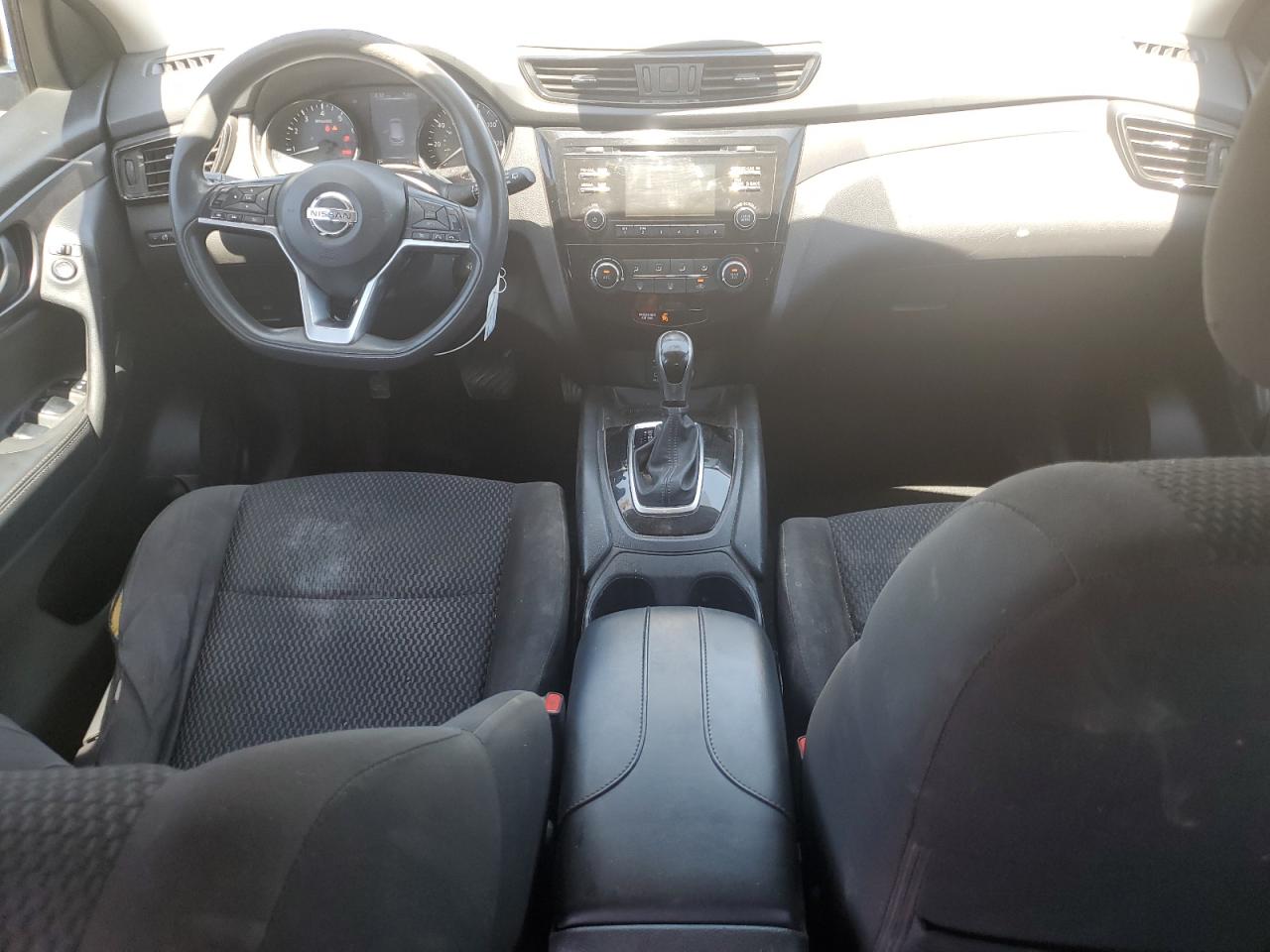 JN1BJ1CP4HW013835 2017 Nissan Rogue Sport S