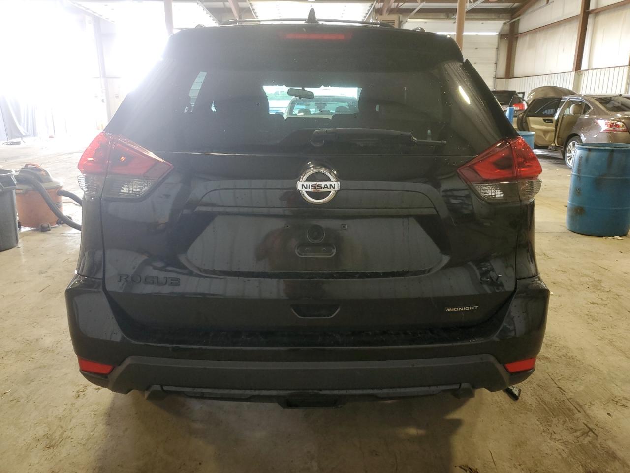 5N1AT2MT3JC725633 2018 Nissan Rogue S