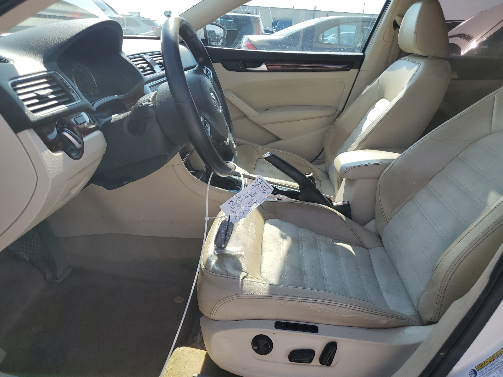 1VWCH7A33DC030621 2013 Volkswagen Passat Sel