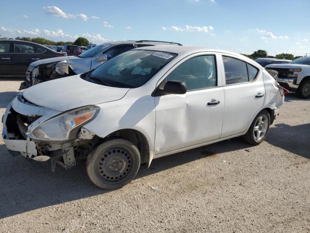 Sedans NISSAN VERSA 2015 Biały