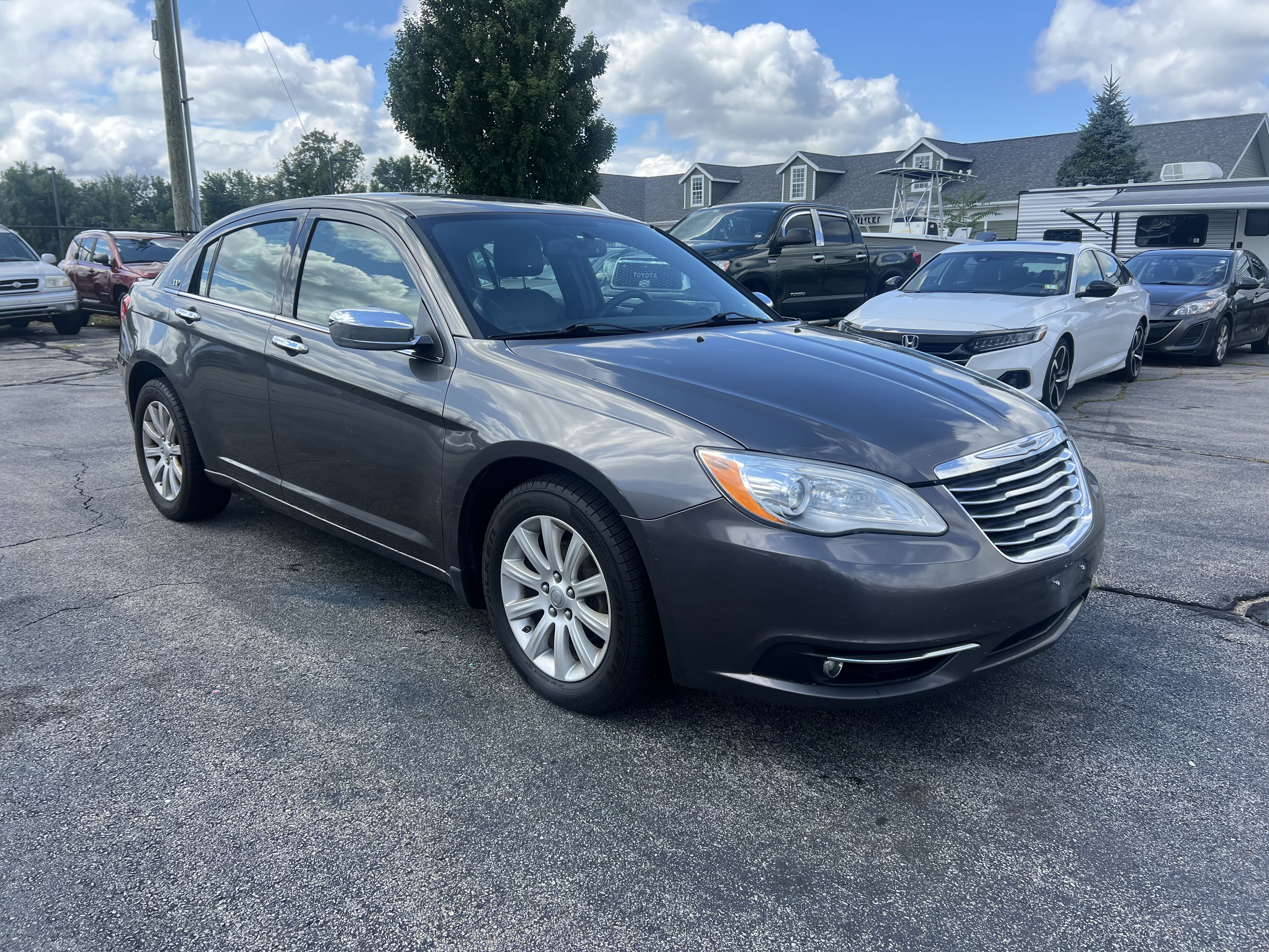 2014 Chrysler 200 Limited vin: 1C3CCBCG9EN199038