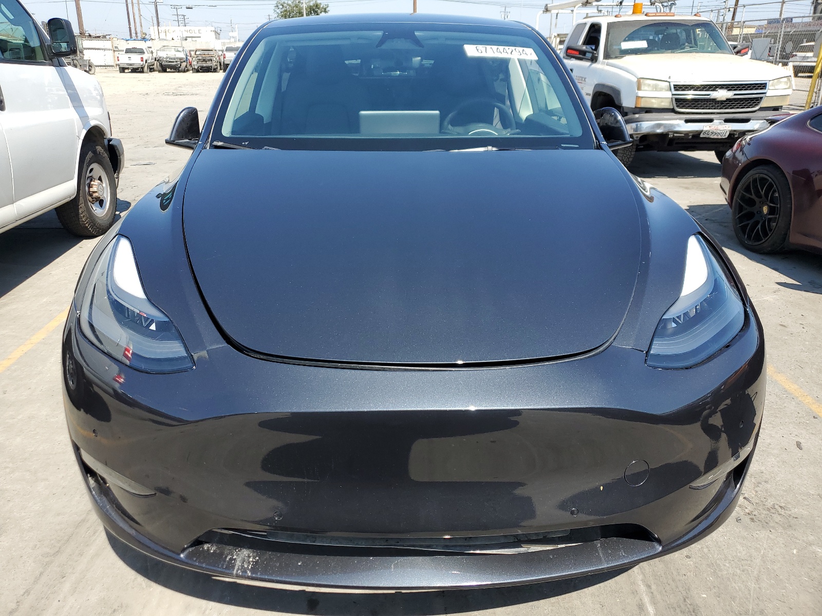 2024 Tesla Model Y vin: 7SAYGAEE6RF032655