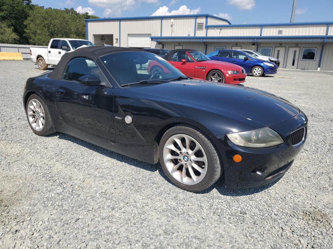 2005 BMW Z4 2.5 VIN: 4USBT33555LR70547 Lot: 67701954