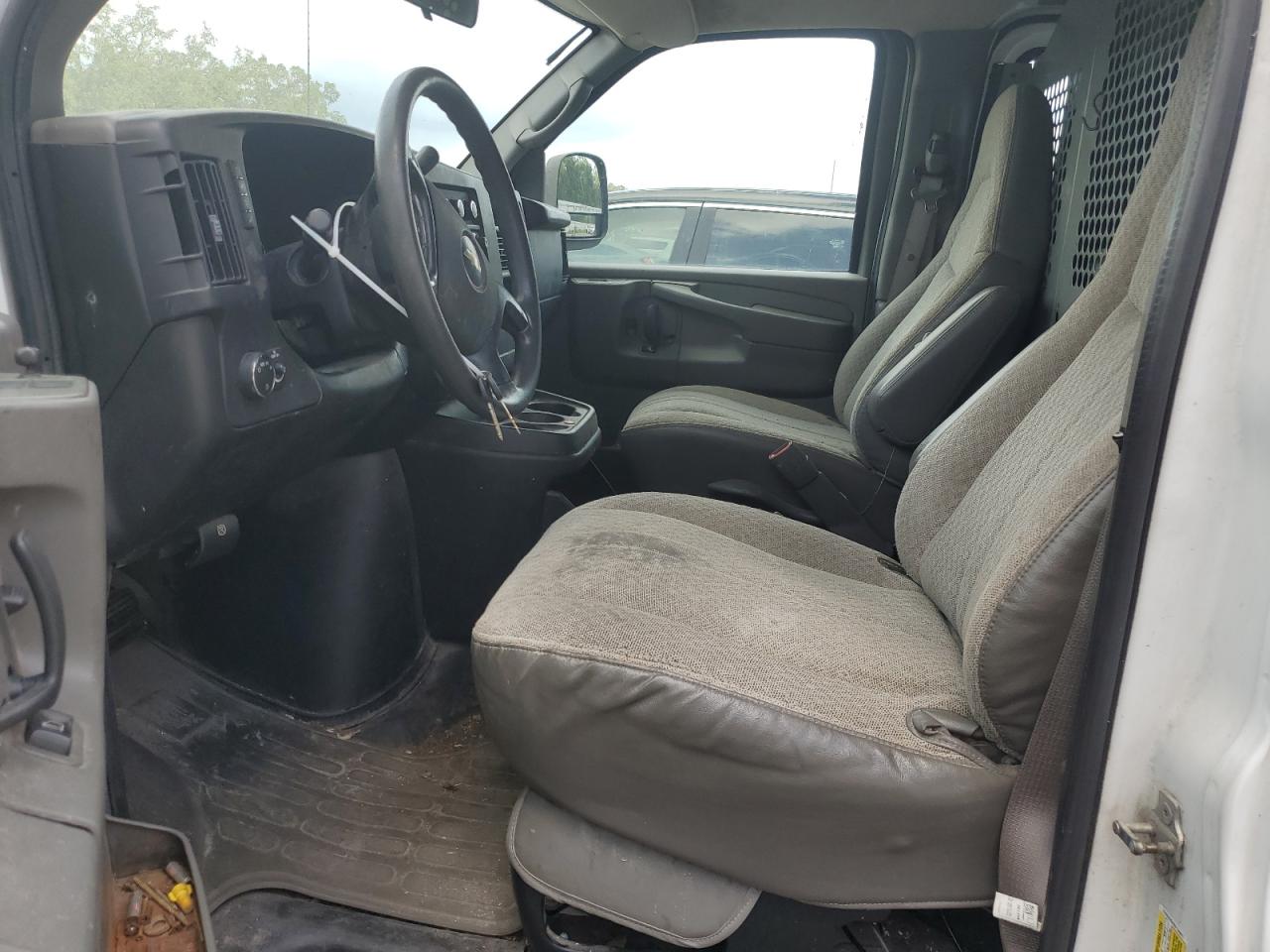 2008 Chevrolet Express G3500 VIN: 1GCHG35C981144817 Lot: 64048164