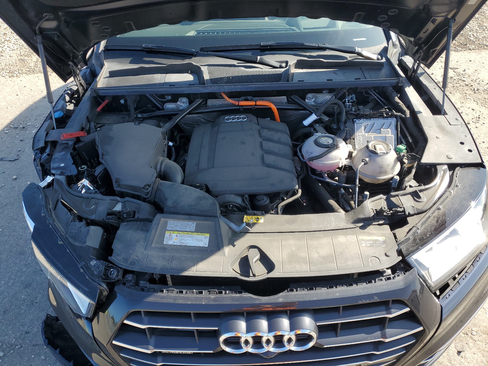 WA1F2AFY0L2085609 2020 Audi Q5 E Prestige