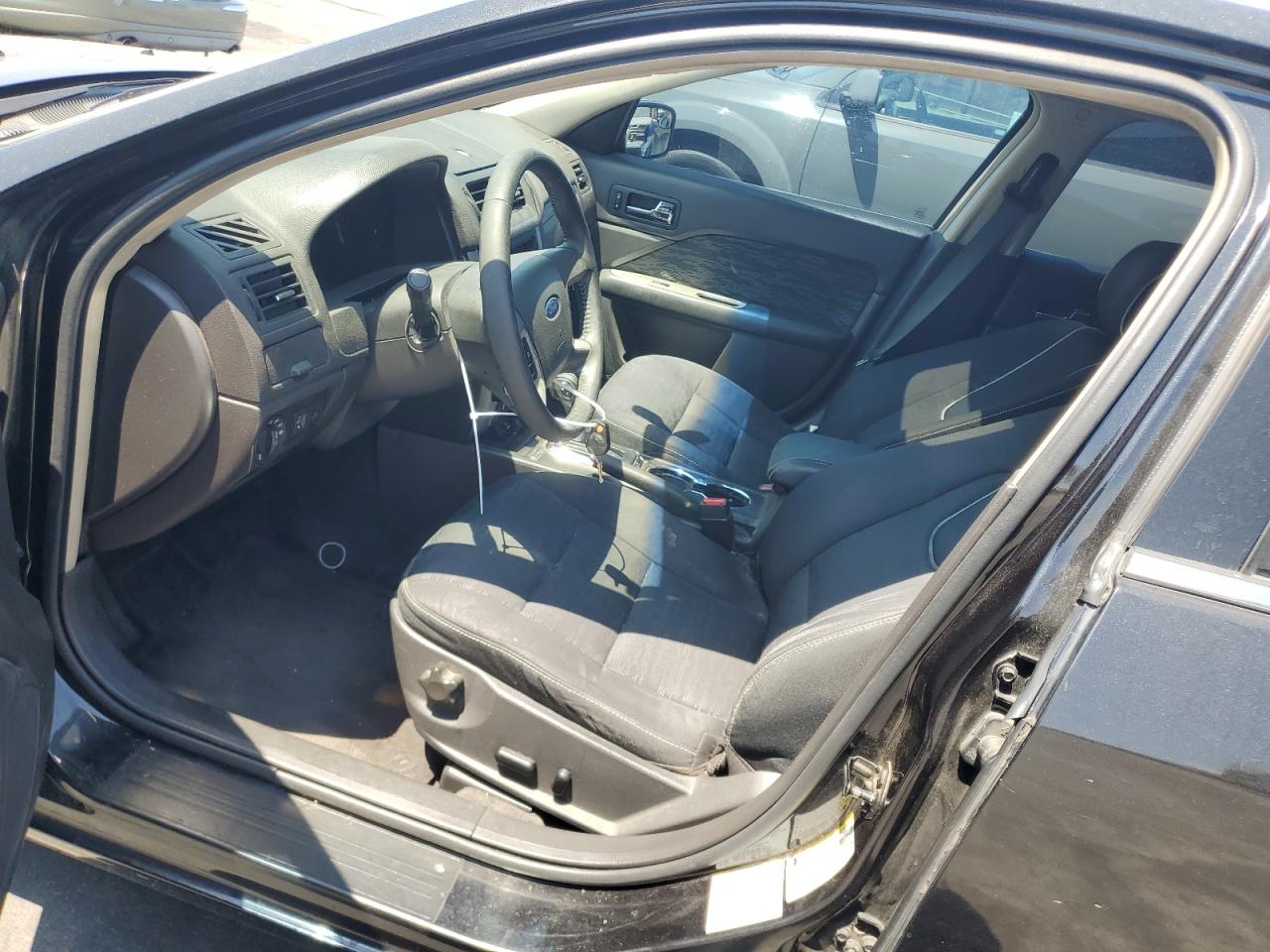 2011 Ford Fusion Se VIN: 3FAHP0HAXBR114737 Lot: 65680114