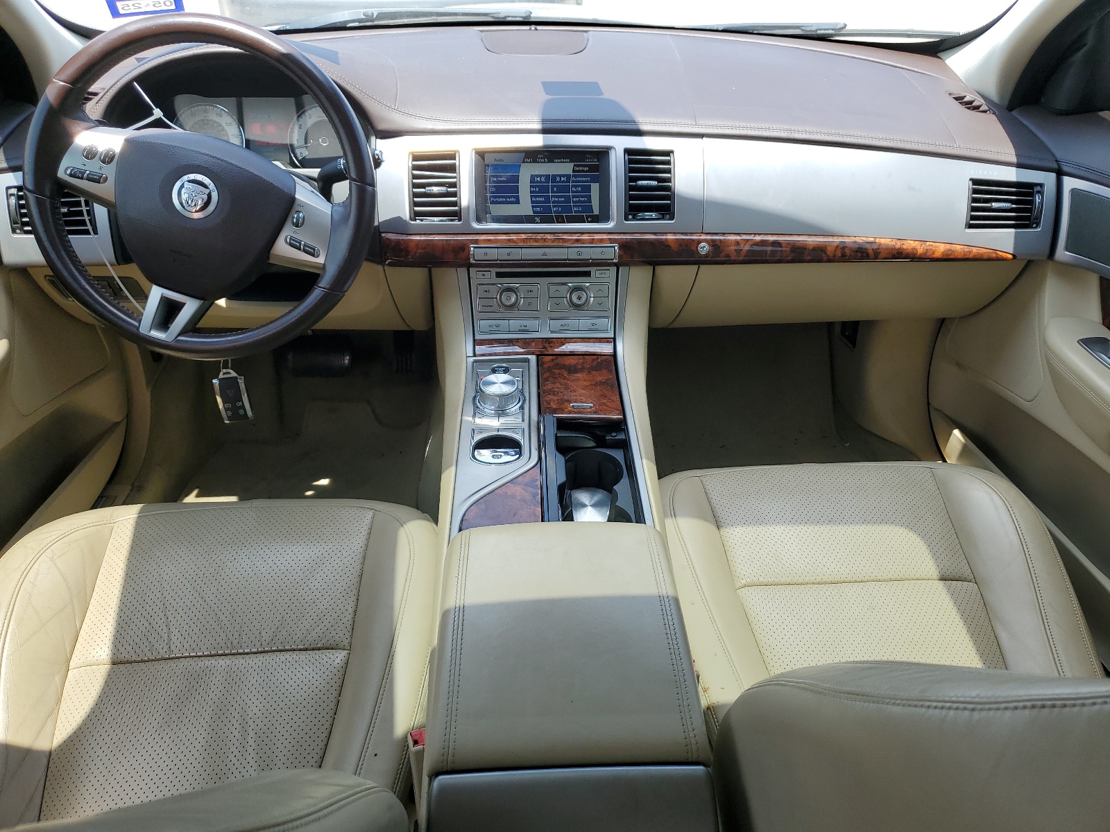 SAJWA0GB5BLR98504 2011 Jaguar Xf Premium