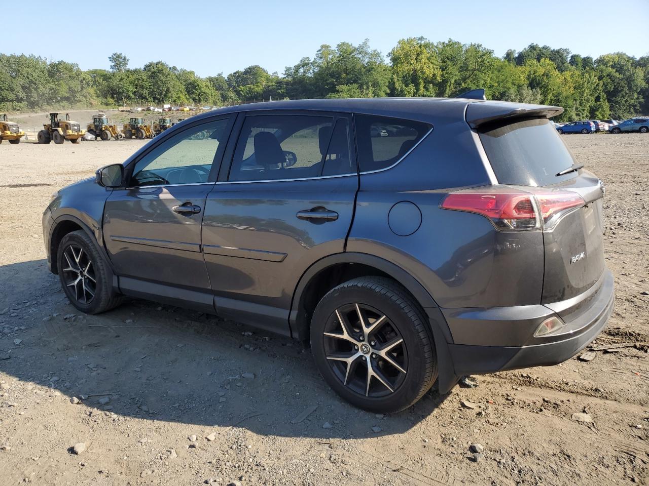 JTMBFREV9JJ200225 2018 TOYOTA RAV 4 - Image 2