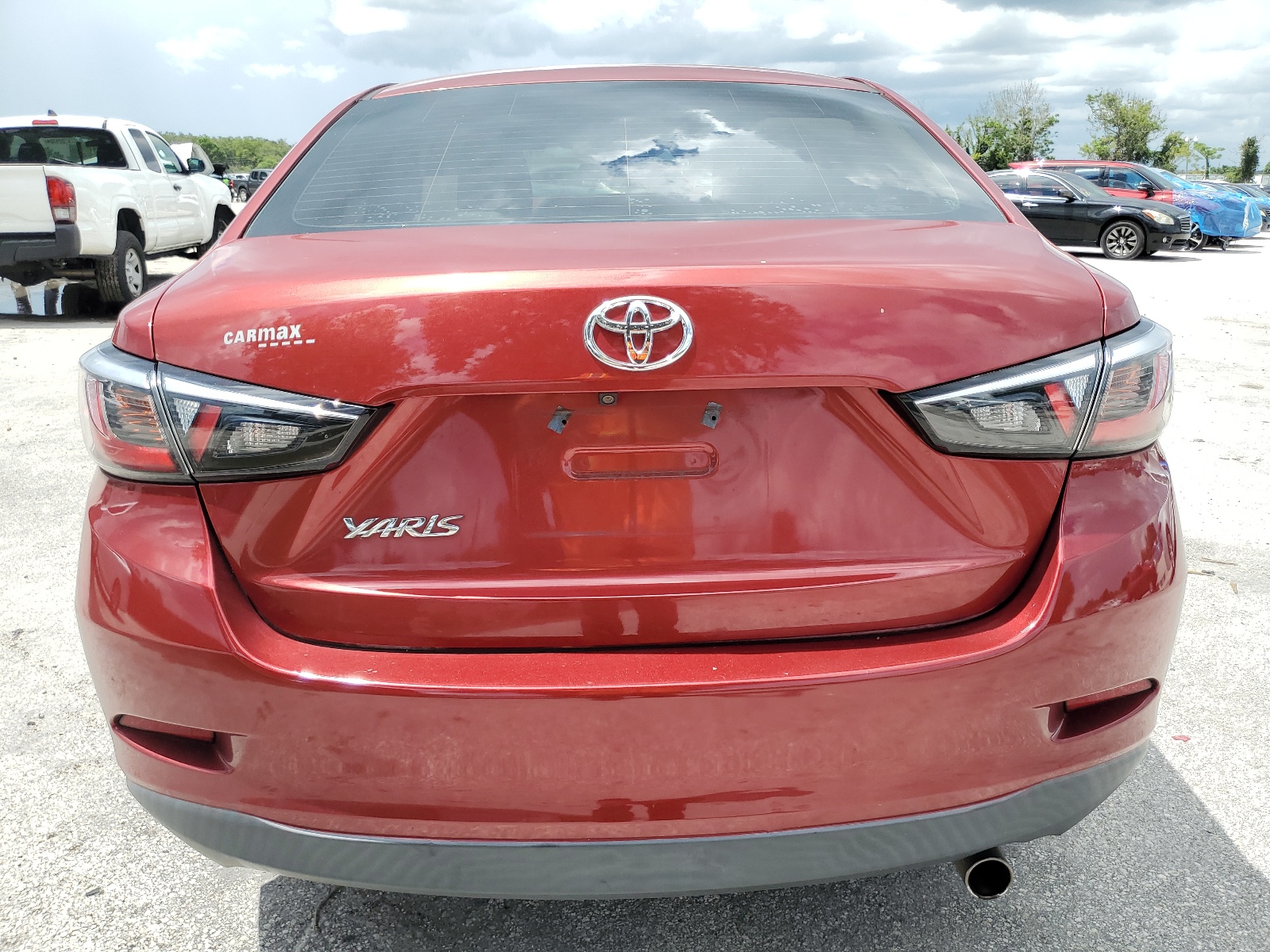 3MYDLBYV6KY527653 2019 Toyota Yaris L