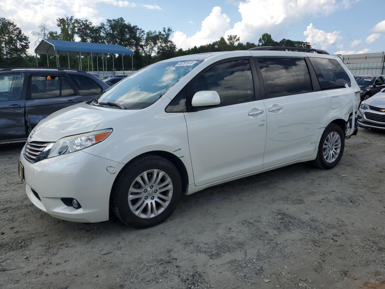 5TDYZ3DC9HS867064 2017 TOYOTA SIENNA - Image 1