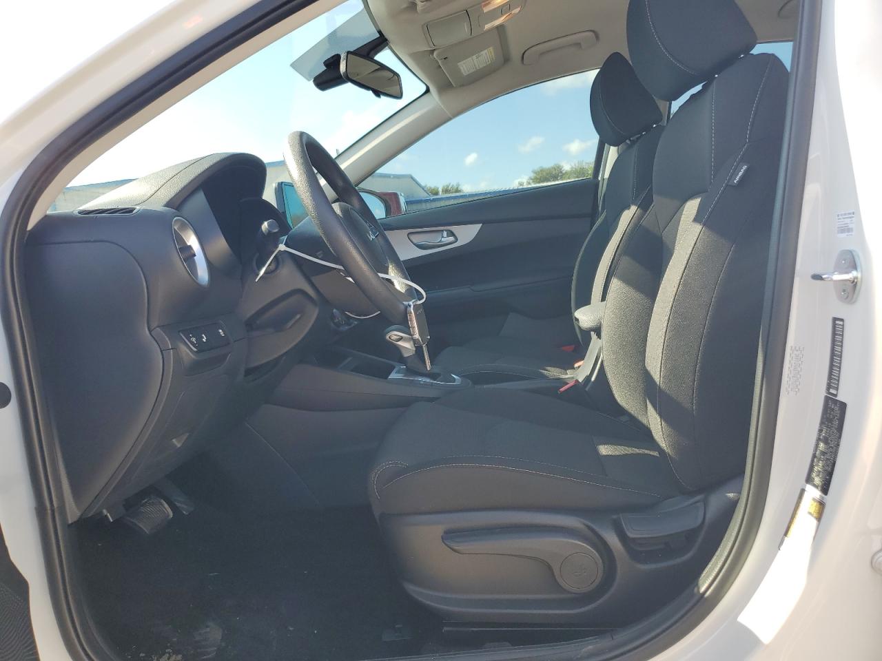 2024 Kia Forte - Image 7