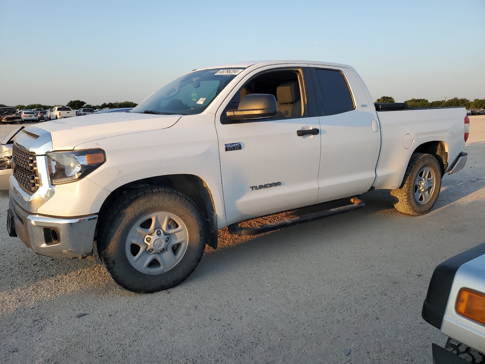 2018 Toyota Tundra Double Cab Sr/Sr5 vin: 5TFUW5F17JX739274