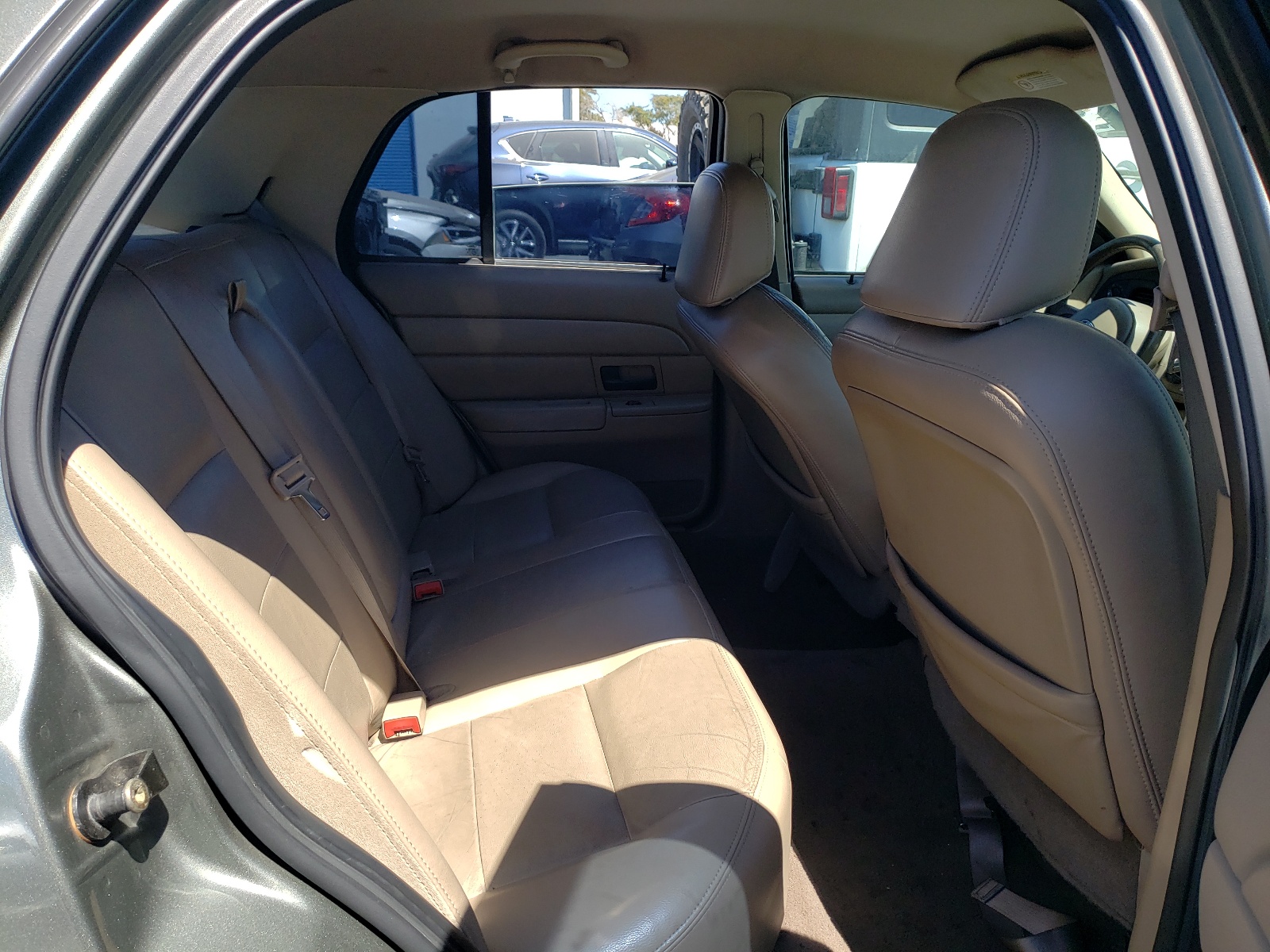 2FAFP74W94X137500 2004 Ford Crown Victoria Lx