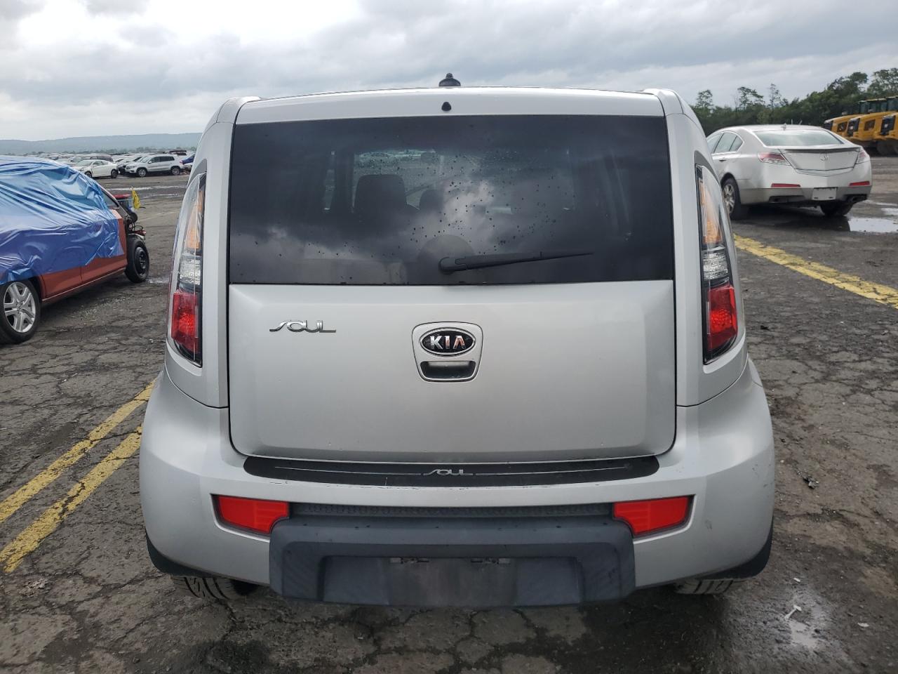 2010 Kia Soul + VIN: KNDJT2A27A7703093 Lot: 66878564