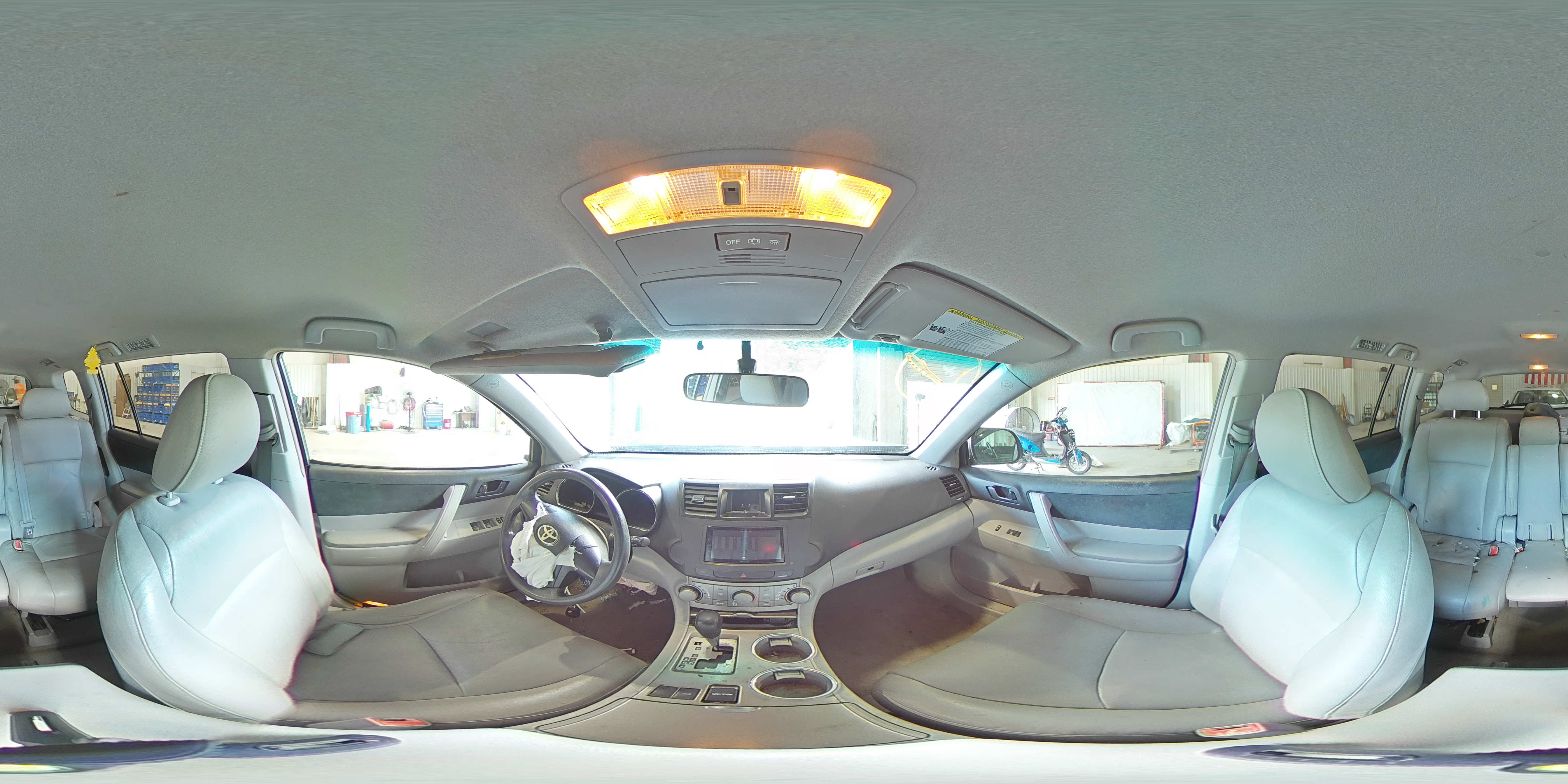 2010 Toyota Highlander - Image 14