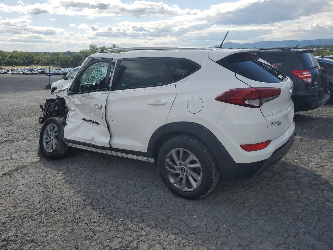 2016 Hyundai Tucson - Image 2