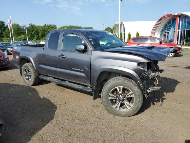 Пікапи TOYOTA TACOMA 2017 Сірий