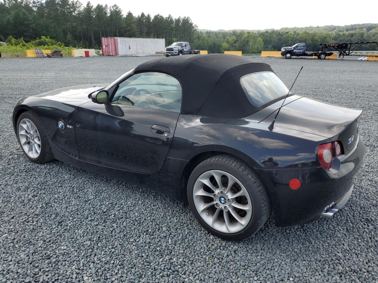 2005 BMW Z4 2.5 VIN: 4USBT33555LR70547 Lot: 67701954