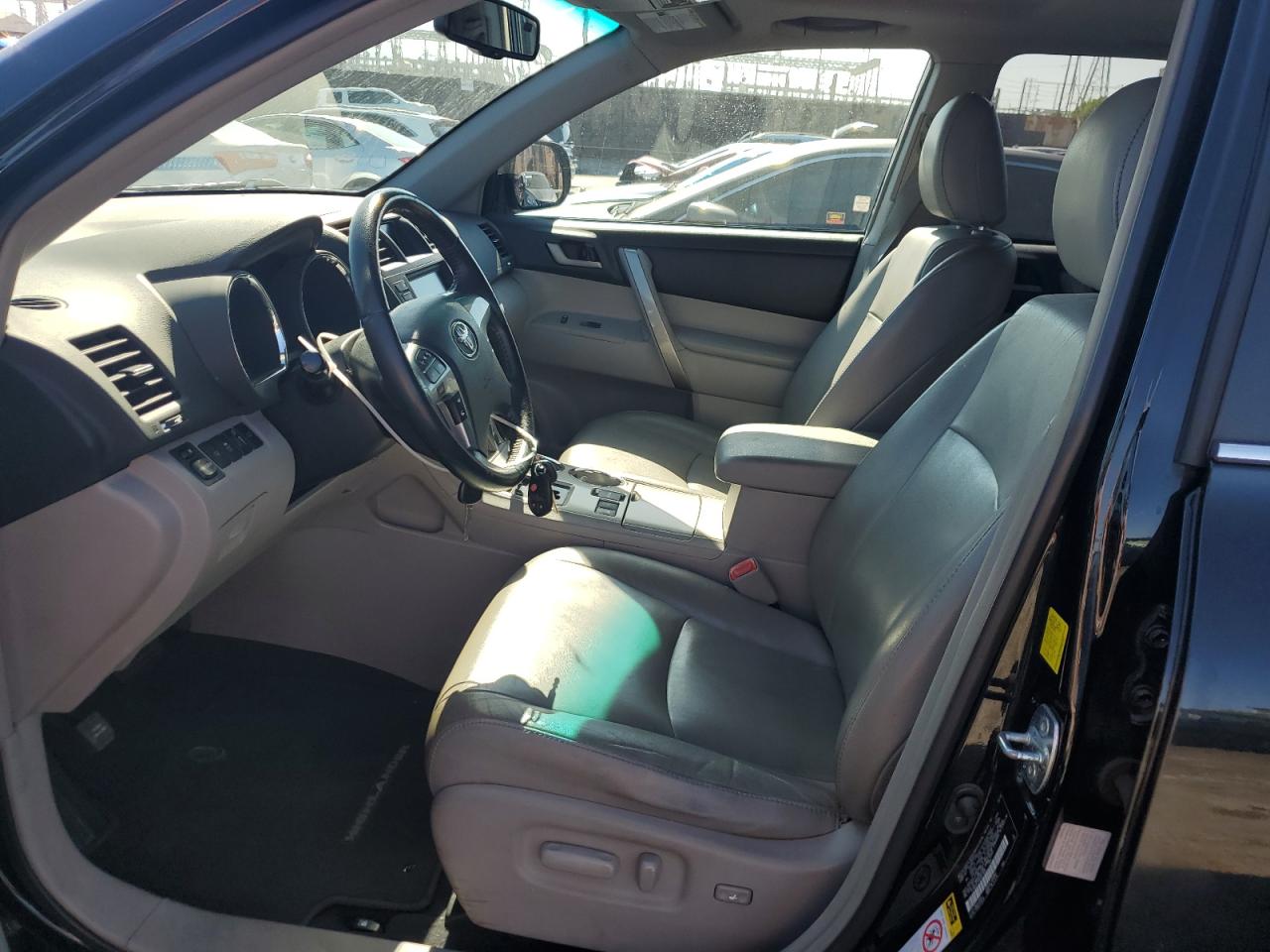 2011 Toyota Highlander Base VIN: 5TDBK3EH2BS051695 Lot: 68948474