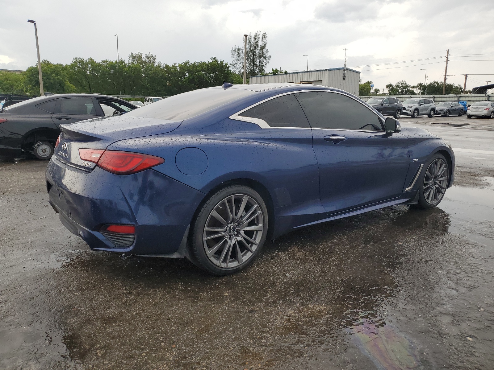 2017 Infiniti Q60 Premium vin: JN1EV7EL5HM552359