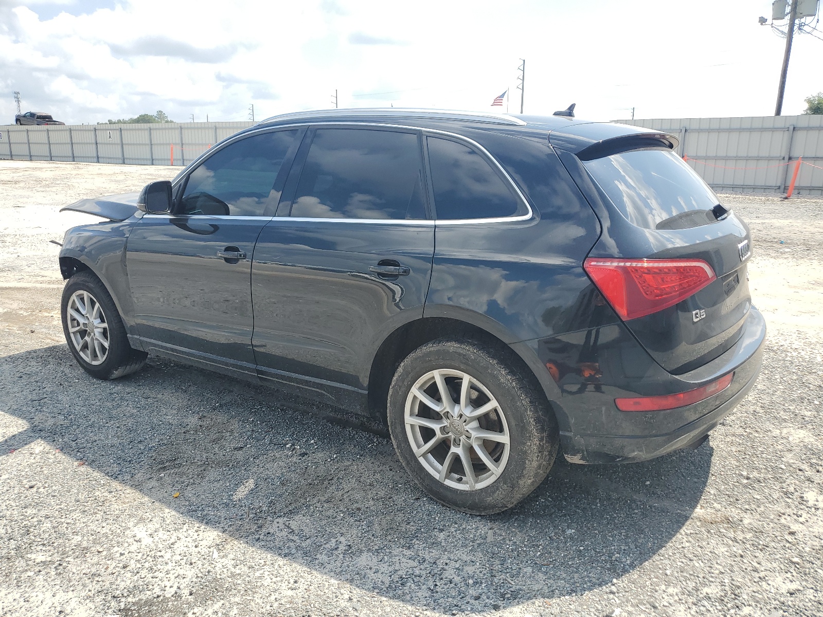 WA1CFAFP4BA024878 2011 Audi Q5 Premium