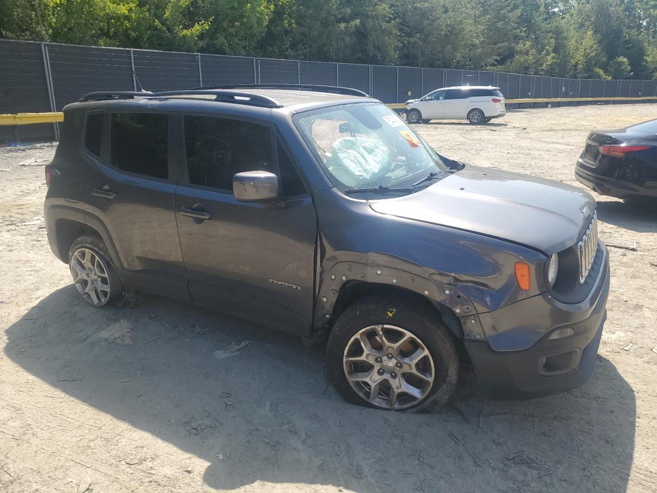 2017 Jeep Renegade - Image 4