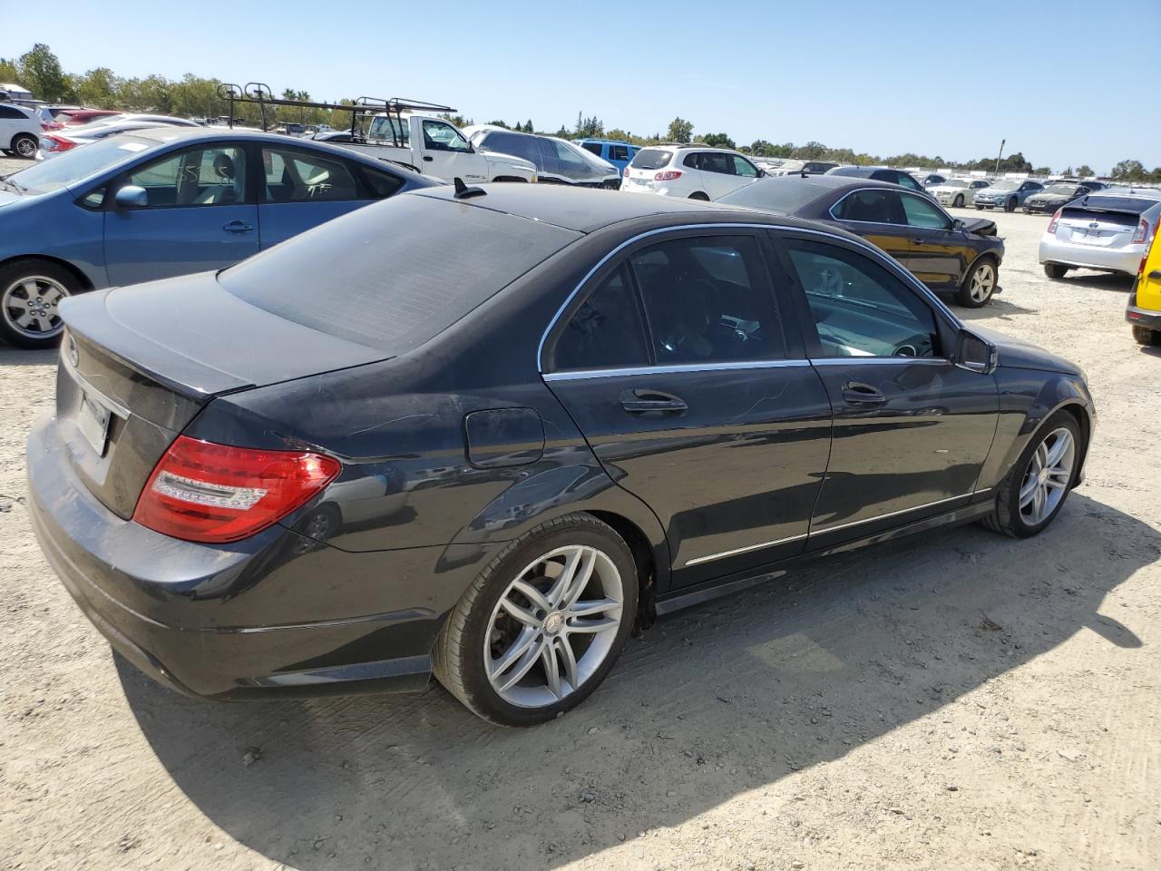 VIN WDDGF4HB0DA841848 2013 MERCEDES-BENZ C-CLASS no.3