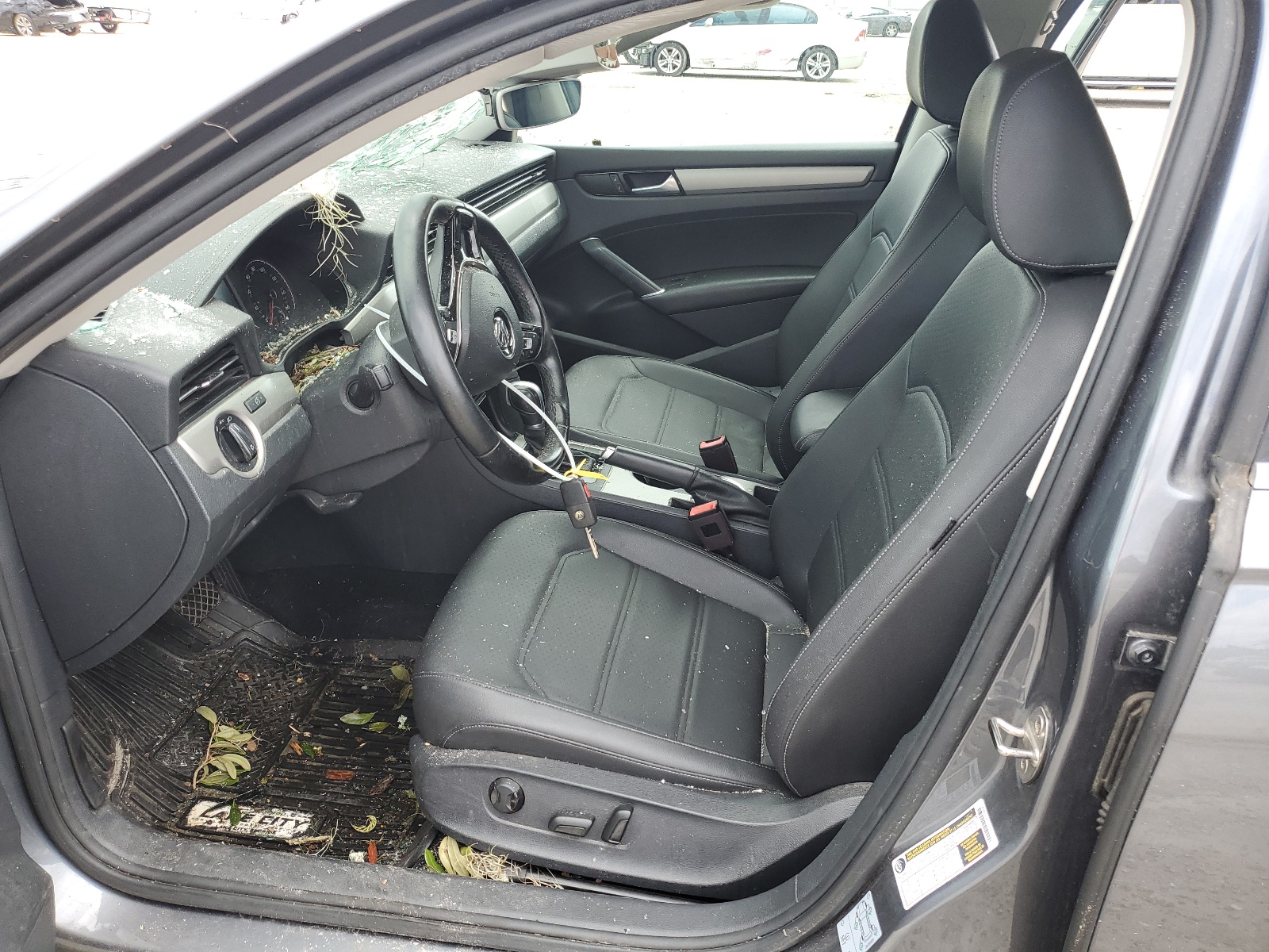 1VWSA7A37LC008068 2020 Volkswagen Passat Se