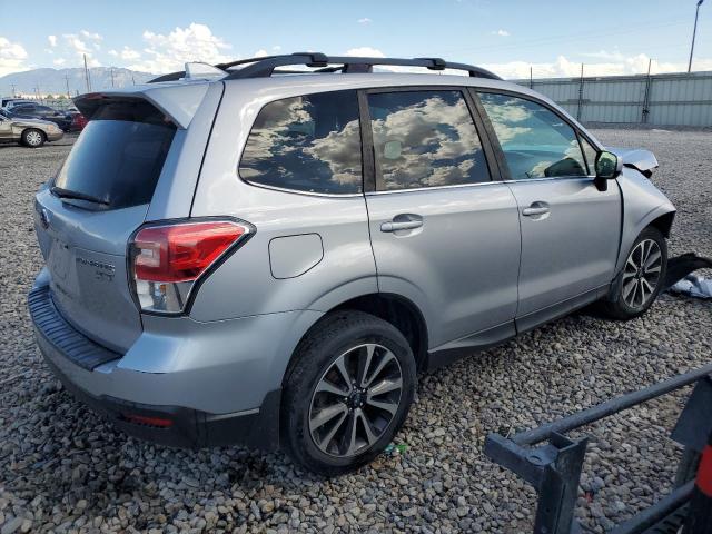  SUBARU FORESTER 2017 Сріблястий