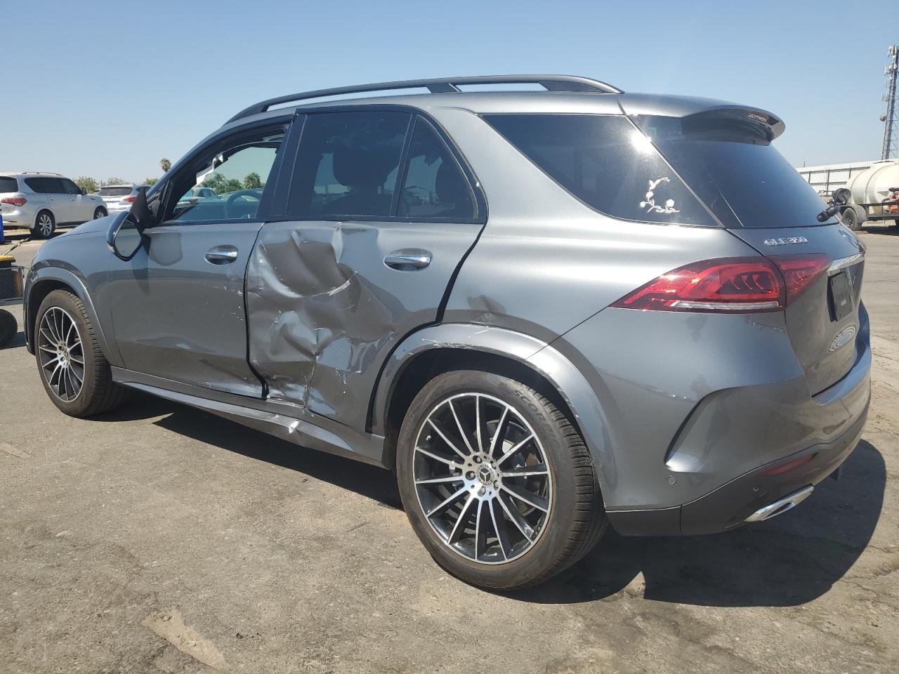 4JGFB4JB8PA912628 2023 MERCEDES-BENZ GLE - Image 2