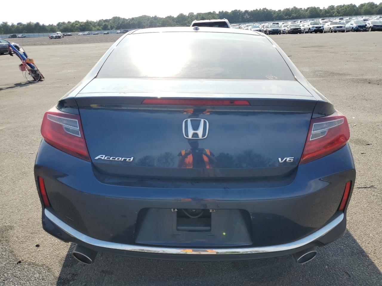 2017 Honda Accord Exl VIN: 1HGCT2B91HA000415 Lot: 67391794