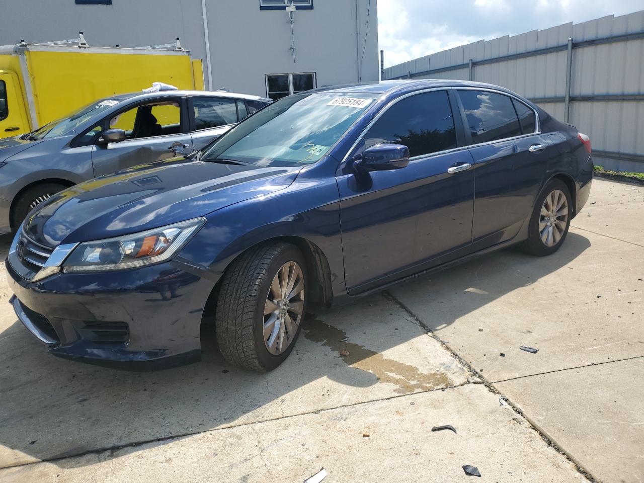 1HGCR2F87FA269144 2015 HONDA ACCORD - Image 1