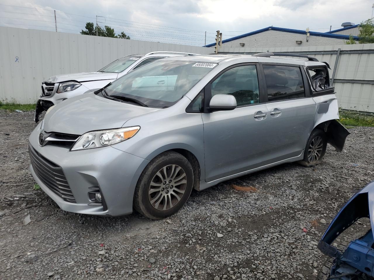 5TDYZ3DC5KS974586 2019 TOYOTA SIENNA - Image 1