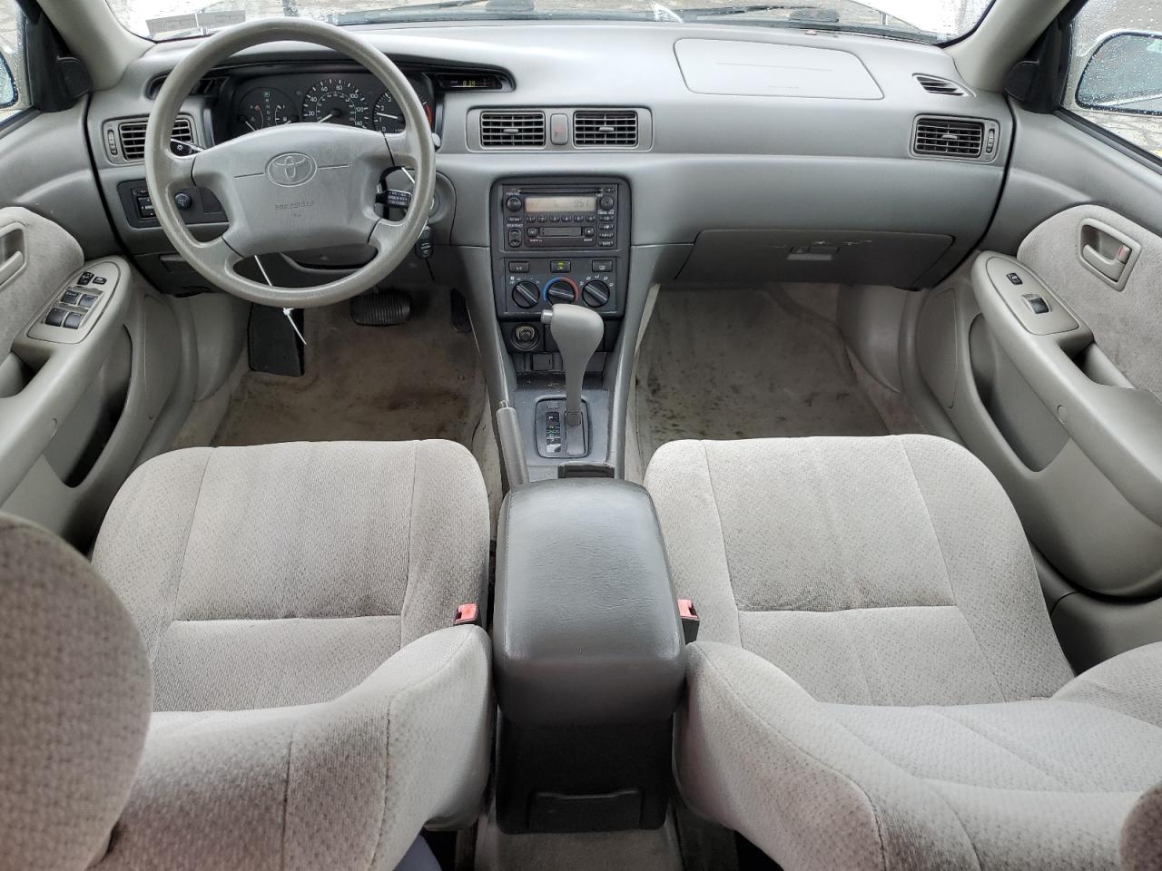 2000 Toyota Camry Ce VIN: JT2BG22K1Y0520517 Lot: 66869374