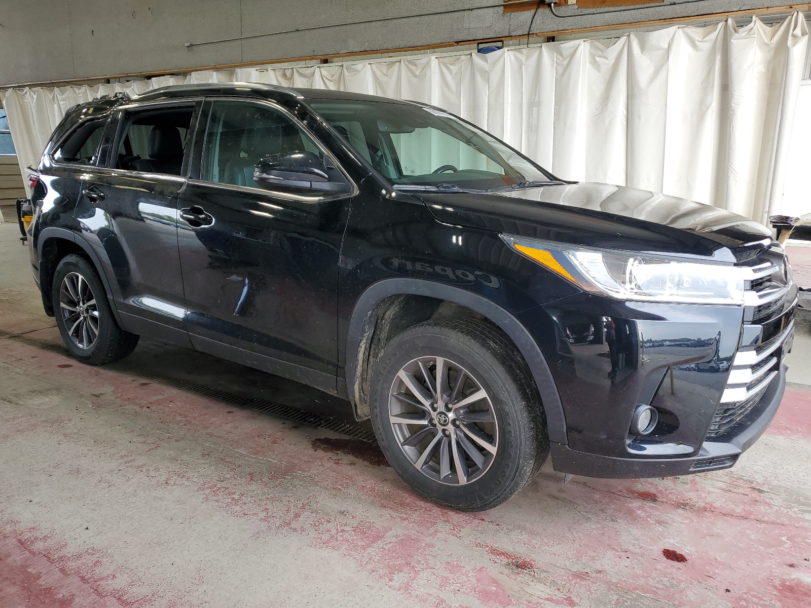 5TDJZRFHXKS606546 2019 Toyota Highlander Se